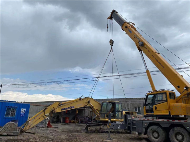 柳州市25吨吊车的工作半径是多少？